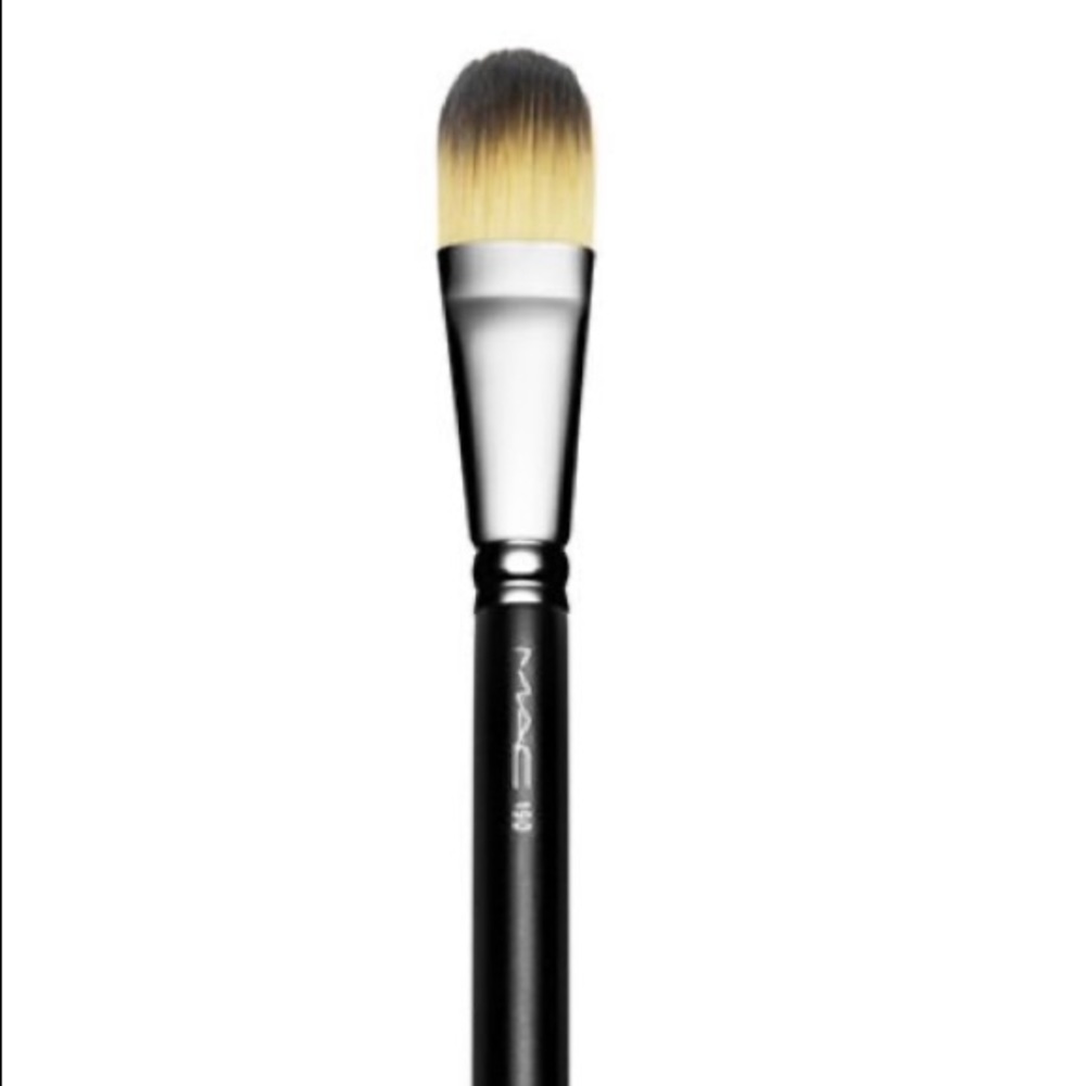 MAC Cosmetics 190 Foundation Brush